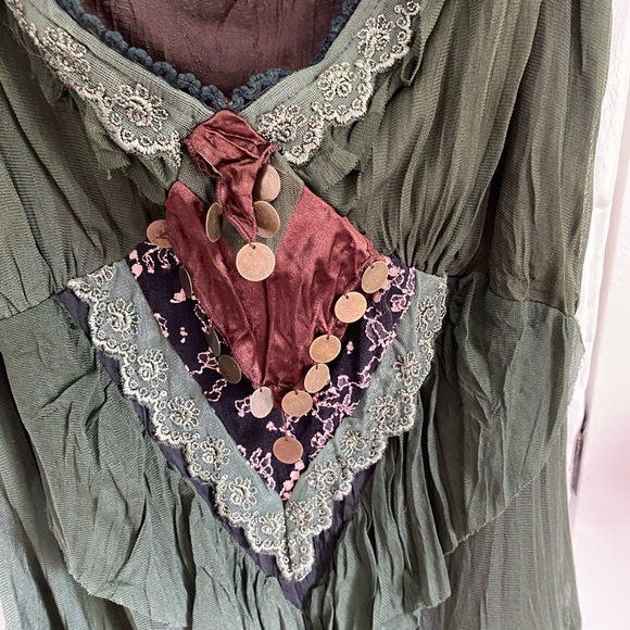 Satisfy Your Inner Show Girl! This cutest callback to a saloon singer outfit. - Picture 8 of 12